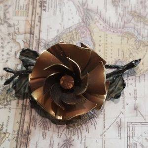 Vintage Flower Brooch Pin with Rhinestone